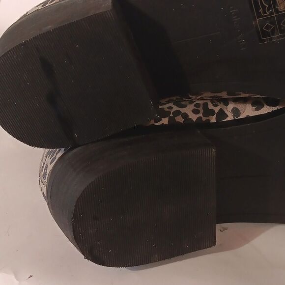 Dolce Vita Leopard Print Ankle Boots. Animal Print, Ankle Boots - Picture 7 of 13